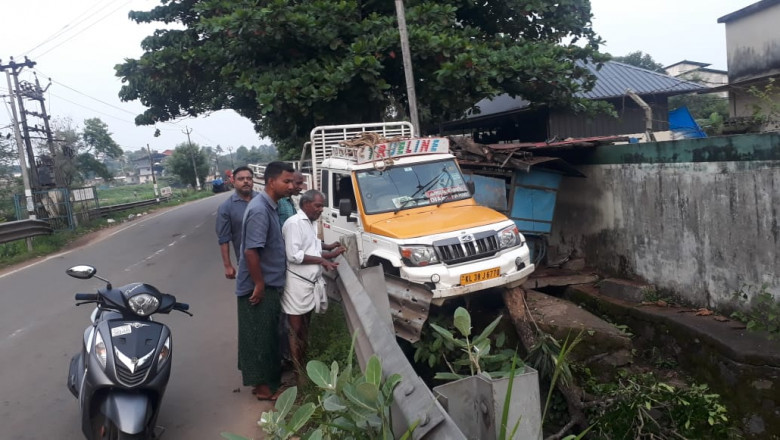 നിയന്ത്രണം വിട്ട പിക്കപ്പ് വാന് പാലത്തിന്റെ കൈവരിയില് ഇടിച്ചു നിന്നു: ഒഴിവായത് വന്ദുരന്തം