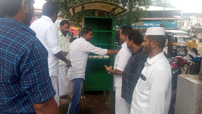 SDPI പതിമൂന്നാമത് സ്ഥാപക ദിനത്തോടനുബന്ധിച് ഭക്ഷണം വിതരണം, ജനസേവന പ്രവർത്തനങ്ങൾ പതാക ഉയർത്തൽ എന്നിവ നടന്നു