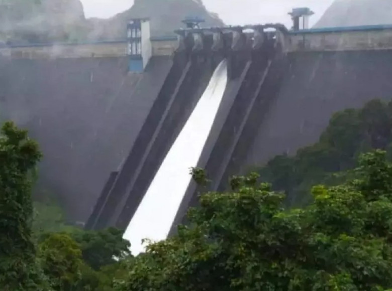 ഇടുക്കി അണക്കെട്ട് തുറന്നു, ബാണാസുര സാഗർ ഉച്ചയോടെ തുറക്കും