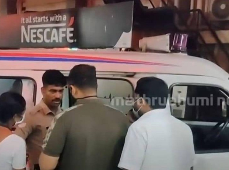 മദ്യം വാങ്ങാന് പണം നല്കിയില്ല, തൃശ്ശൂരില് മകന് അമ്മയെ തീകൊളുത്തി