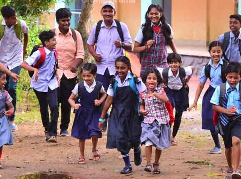എല്ലാ വിദ്യാഭ്യാസ സ്ഥാപനങ്ങള്ക്കും ഒക്ടോബര് മൂന്നിന് (തിങ്കൾ) അവധി
