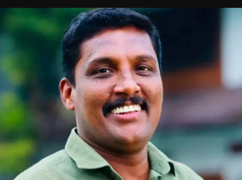 പി എസ് സി കോഴ വിവാദം ; പ്രമോദ് കോട്ടൂളിയെ പുറത്താക്കാന് സിപിഐഎം ജില്ലാ കമ്മിറ്റി യോഗത്തില് തീരുമാനം