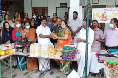 നെല്ലിക്കുഴി സി.ഡി.എസ് കുടുംബശ്രീയുടെ നേതൃത്വത്തിൽ വിഷു-ഈസ്റ്റർ വിപണന മേള ആരംഭിച്ചു