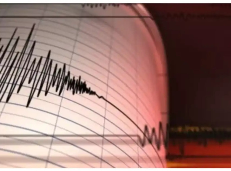 ഇന്തോനേഷ്യയില്‍ വൻ ഭൂചലനം, 7.4 തീവ്രത, ഒരാള്‍ മരിച്ചു ; സുനാമി മുന്നറിയിപ്പ്
